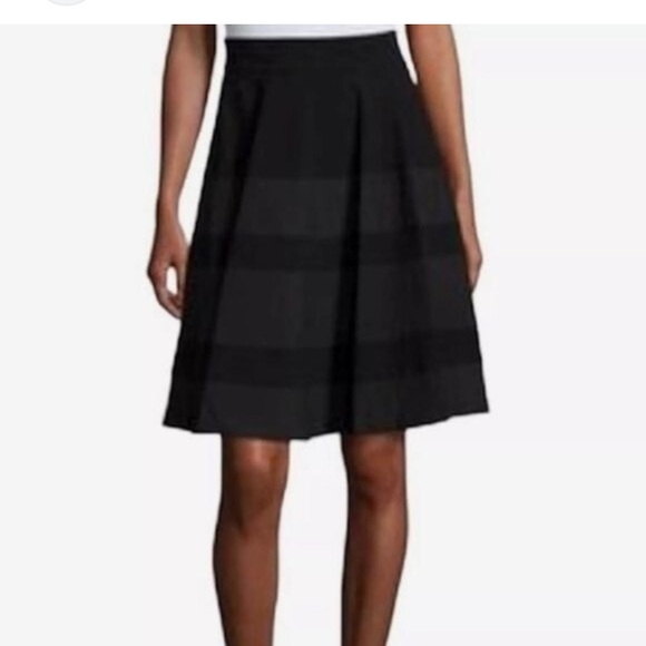 Amanda + Chelsea Black Striped Full Circle Skirt Size: 10 Length: 23” - Picture 2 of 8